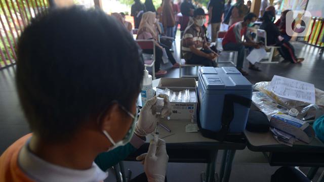 Vaksinasi Booster Sebagai Syarat Beraktivitas Diruang Publik