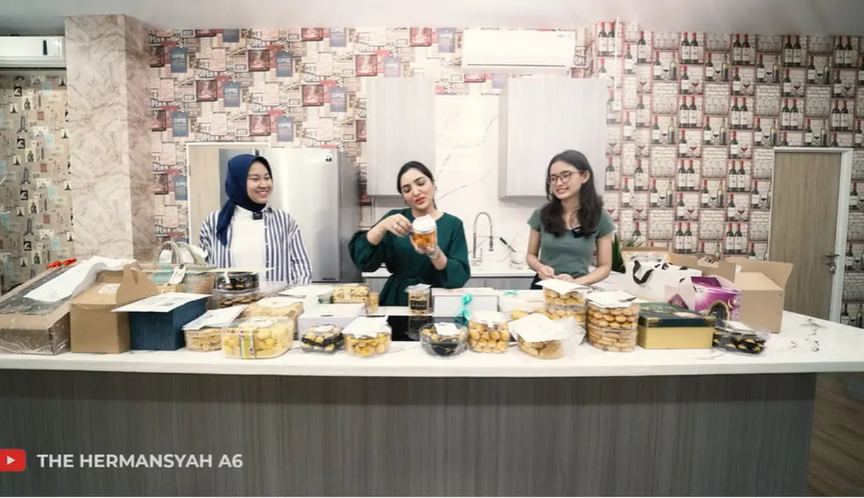 <p>Ashanty dan Sarah Menzel (Instagram/The Hermansyah A6)</p>