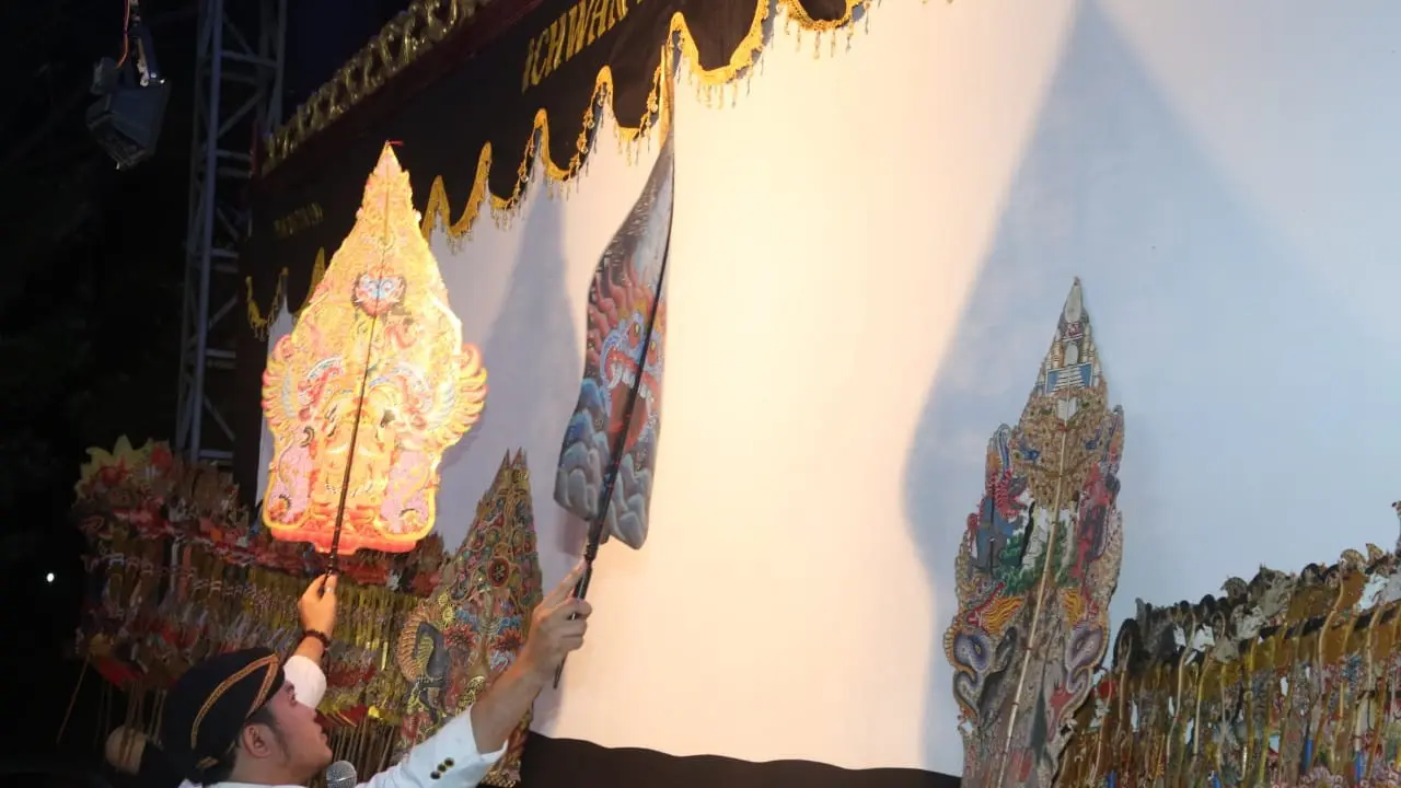 Sejumlah pertujukan seni dan budaya Banyuwangi digelar di kawasan  hutan jatiTaman Nasional Alas Purwo untuk meriahkan Liga Selancar Dunia (Istimewa)