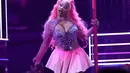 Nicki Minaj melakukan medley di MTV Video Music Awards di Prudential Center di Newark, N.J. (28/8/2022). (Photo by Charles Sykes/Invision/AP)