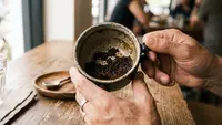 Manfaat Ampas Kopi untuk Rambut, Benarkah Bisa Membantu Rambut Tumbuh?