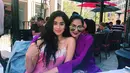 Semasa hidupnya, Sridevi selalu memberikan dukungan untuk putri sulungnya dalam berkarier di dunia hiburan. Segala macam cara dilakukan Sridevi untuk mendukung kesuksesan karier sang putri. (Instagram/sridevi.kapoor)