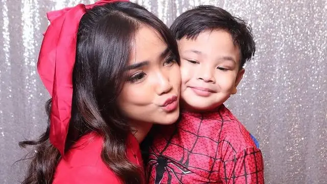 Fuji saat Ulang Tahun Gala ke-4 Bertema Super Hero. [@fuji.an]