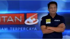 Komisaris Besar Krishna Murti tersenyum lebar. Direktur Reserse dan Kriminal Umum (Direskrimum) Polda Metro Jaya ini usai berkoordinasi dengan Kejaksaan Tingi terkait kasus kematian Wayan Mirna Salihin.