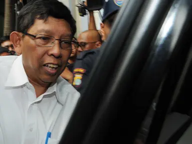 Direktur Jenderal Bina Marga Kementerian PUPR, Hediyanto W Husaini usai di periksa oleh KPK, Jakarta, (1/6). Dirjen Bina Marga diperiksa sebagai saksi pengusutan kasus dugaan suap proyek pembangunan jalan di Kementerian PUPR. (Liputan6.com/Helmi Afandi)