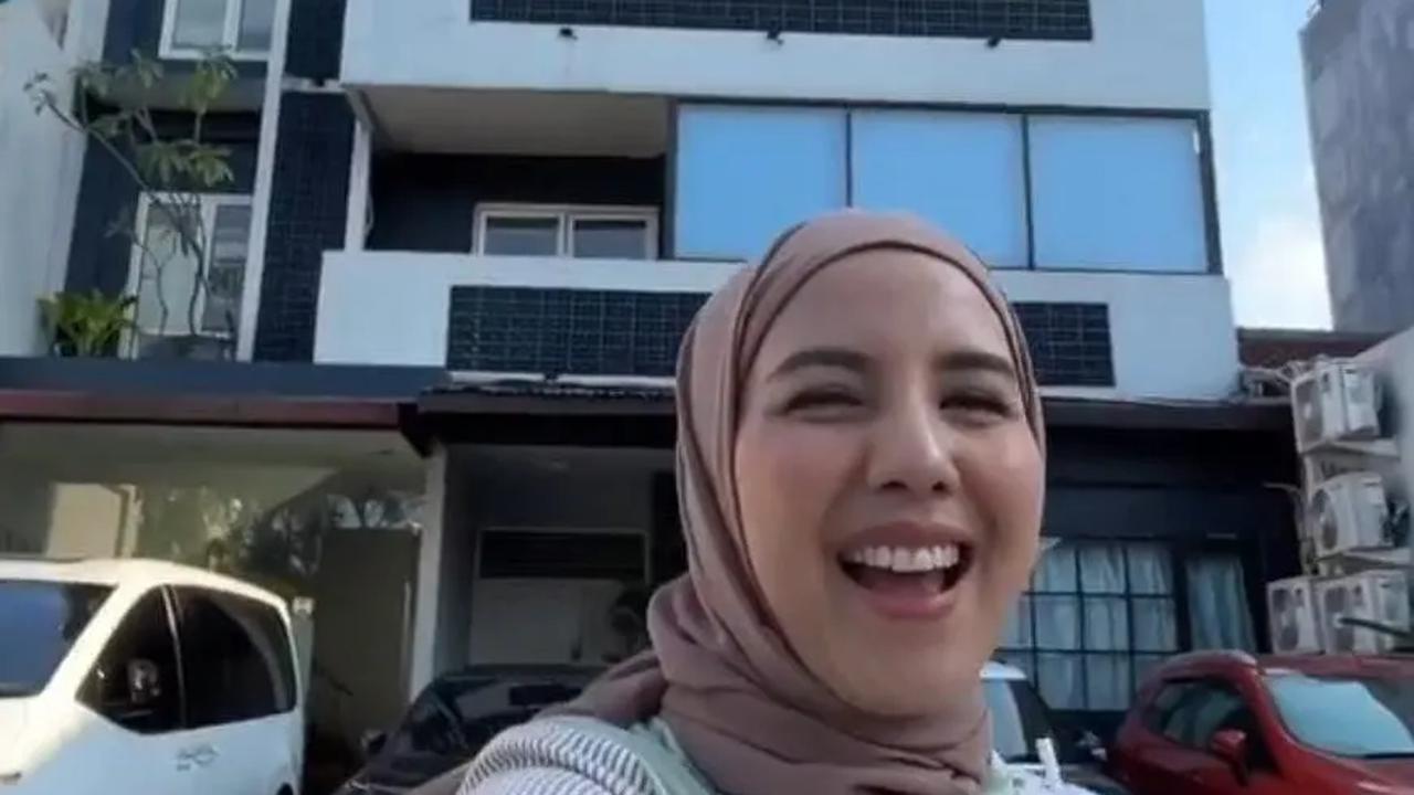 10 Potret Kostan Tya Ariestya yang Super Cozy dan Luas, Penghuninya Diberi Es Krim Gratis