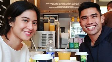 Dian Sastrowardoyo dan Maulana Indraguna Sutowo