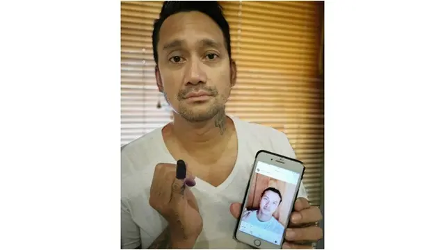 artis tiru gaya nicholas