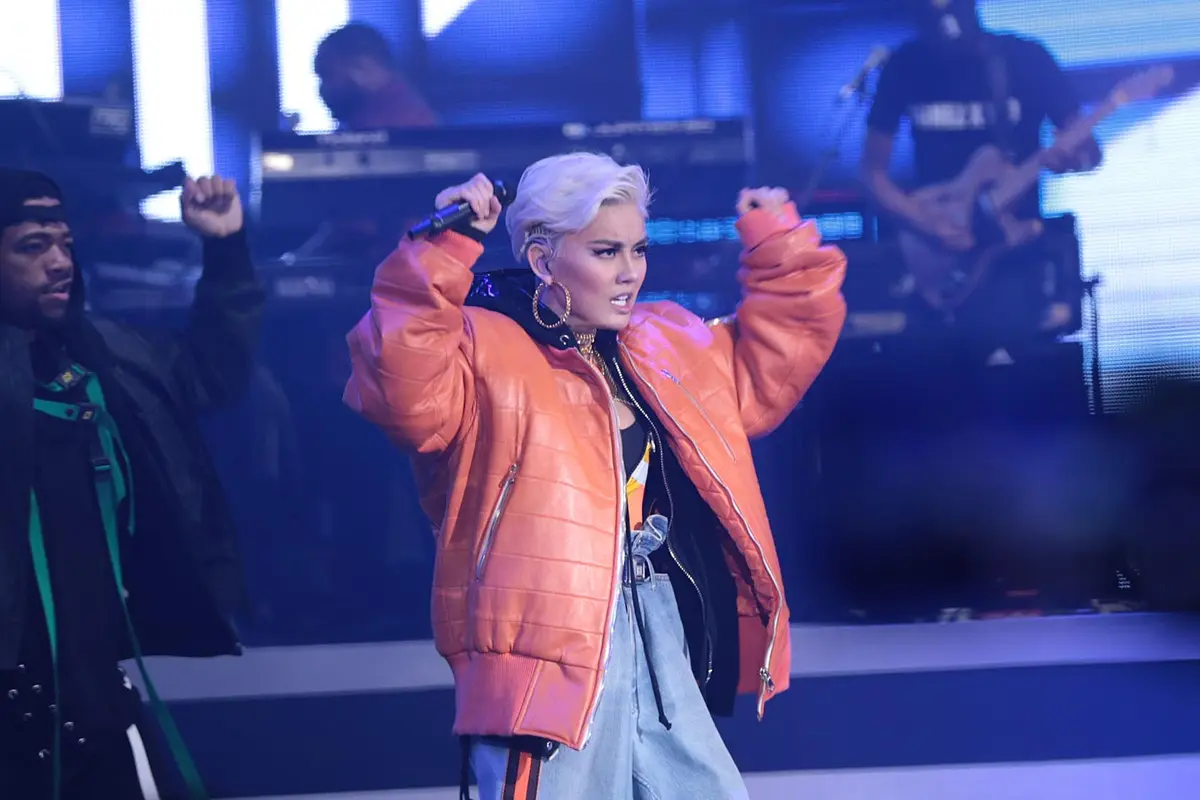 [Bintang] Kata Agnez Mo tentang Makna Single Long As I Get Paid