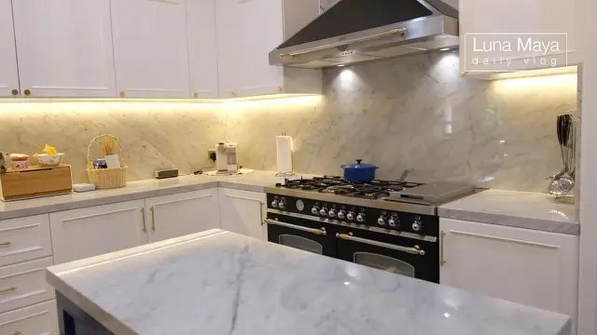 Intip 6 Model Dapur Artis yang Mewah dan Elegan di 2025, Referensi Hunian Berkelas