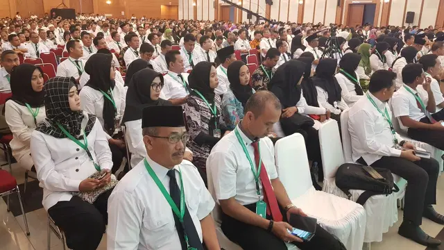 Calon petugas haji mulai mengikuti Pembekalan Terintegrasi Petugas Arab Saudi Tahun 1440H/2019M di Asrama Haji Pondok Gede.