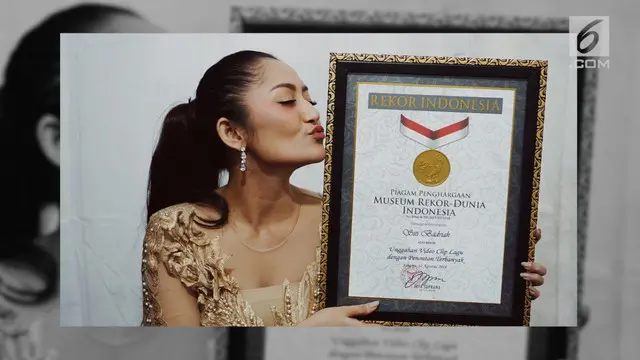 Siti Badriah mendapatkan penghargaan MURI. Video musik "Lagi Syantik"  dinobatkan sebagai Unggahan Video Clip Lagu dengan Penonton terbanyak.