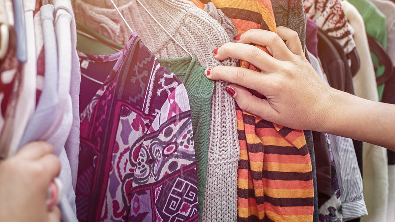 Tampil Mewah Modal Mepet: Alasan Gen Z Gila Berburu Baju Thrift