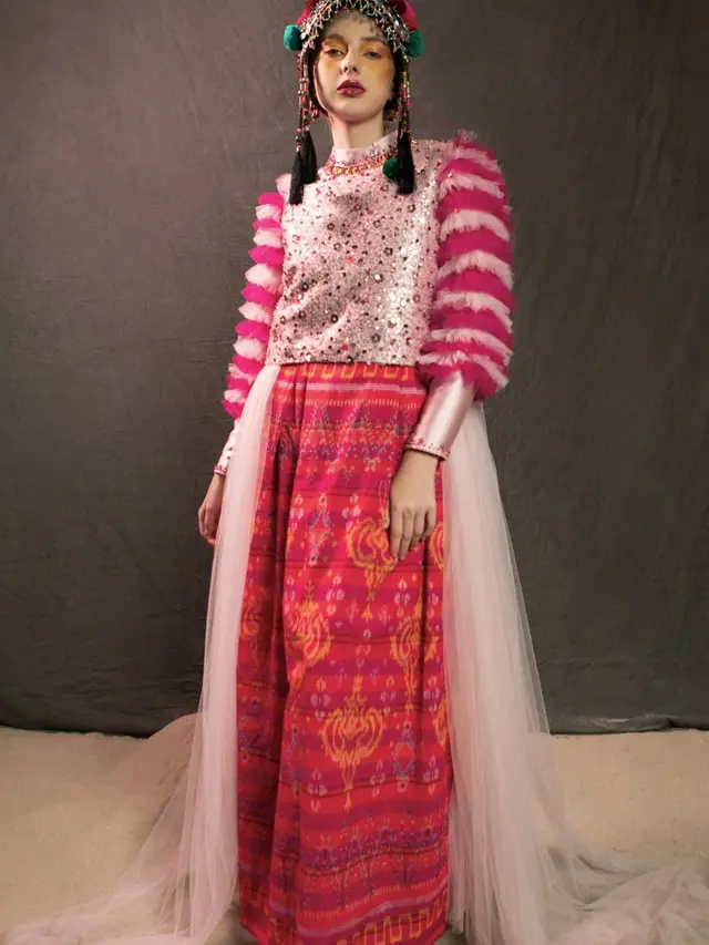 Hasil karya Designer Yanti Adeni yang dibawa ke Paris
