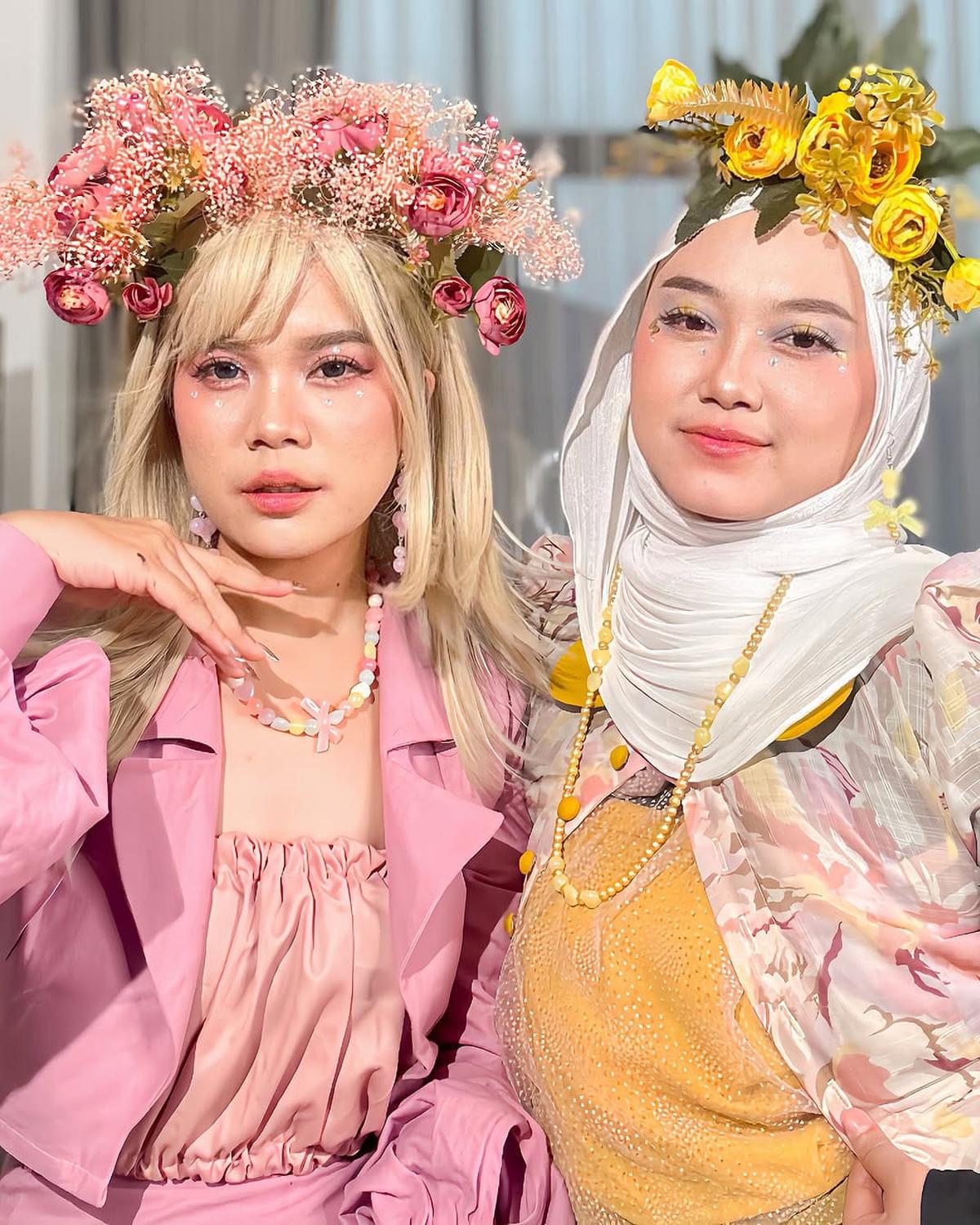 Potret Sinta dan Jojo Tirukan Tren Makeup Douyin, Disebut Bak Vampir Karena Awet Muda