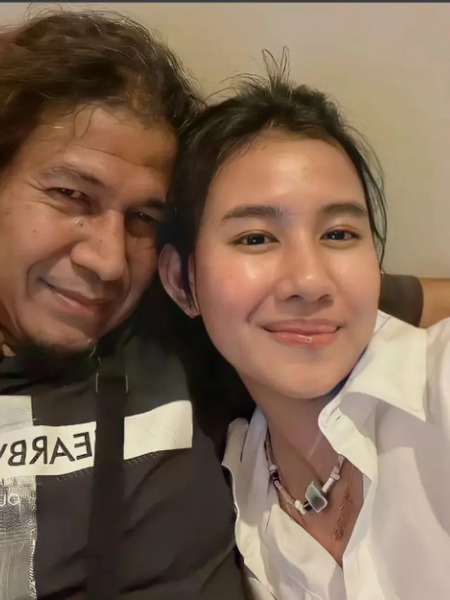 Jarang Tersorot, Ini 6 Potret Shenina Cinnamon dan Sang Ayah
