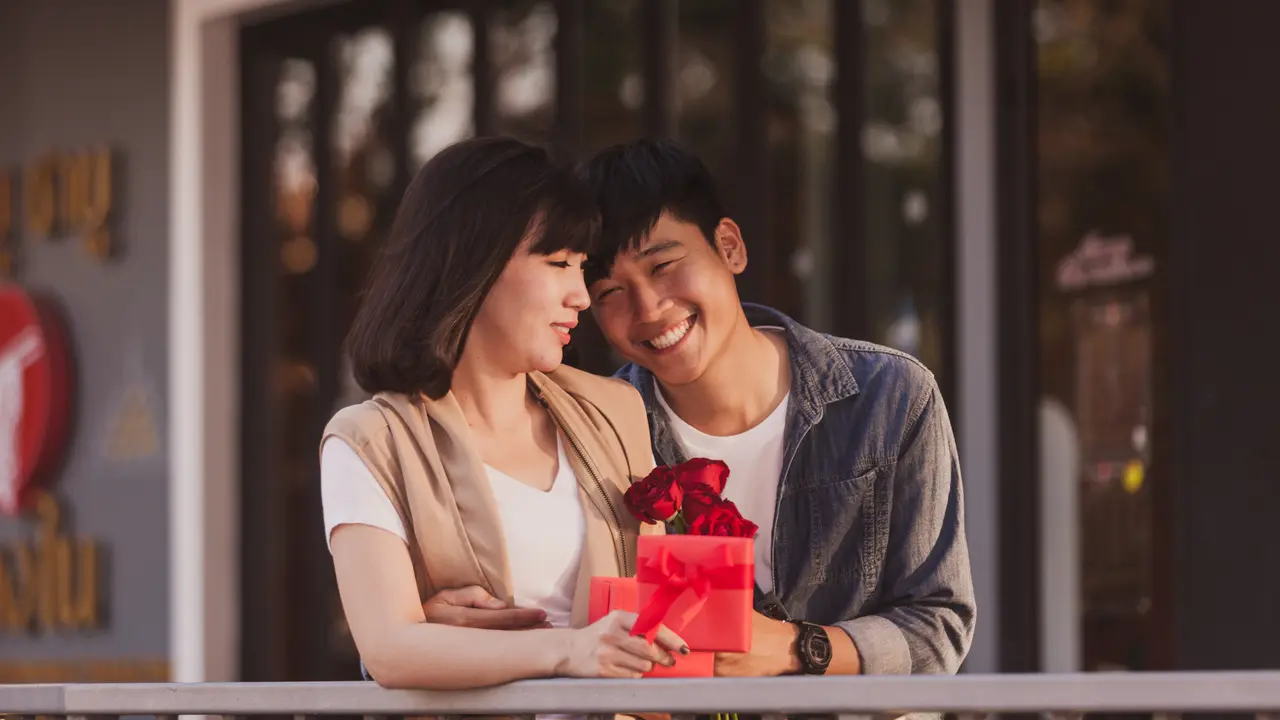 Ilustrasi kado pacar