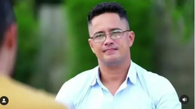 6 Potret Terbaru Fathir Muchtar Tanpa Brewok, Bikin Pangling