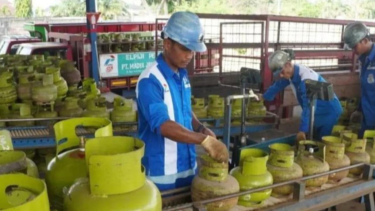 Masyarakat Tak Perlu Panik, Anggota DPR Pastikan Pasokan LPG 3 Kg di Sub Pangkalan Aman