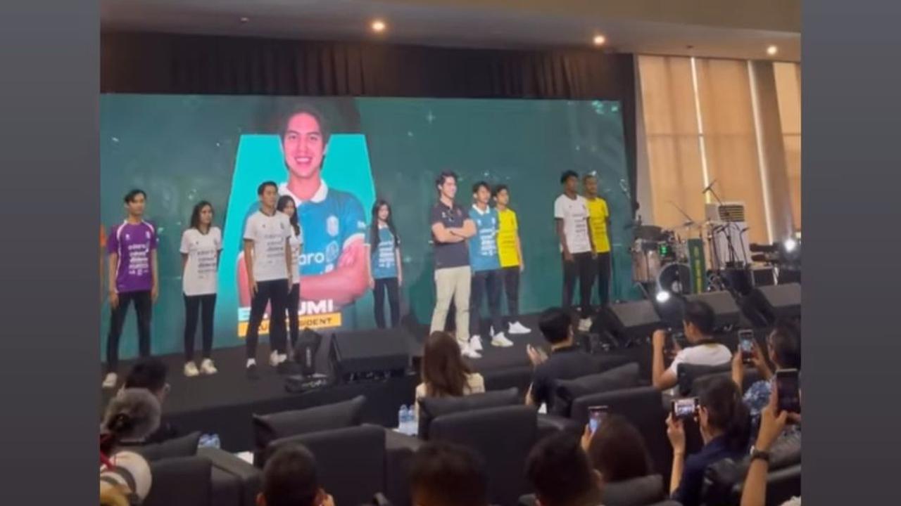 Lewat akun Instagramnya, Nusantara United FC menyampaikan selamat datang buat El Rumi yang kini resmi menjadi Presiden klub.