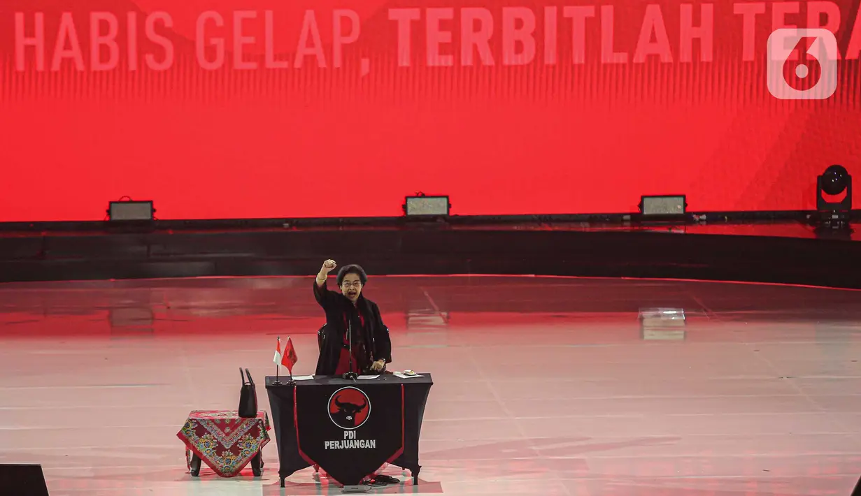 Nyalakan Obor Api Abadi, Megawati Soekarnoputri Buka Rakernas V PDIP ...