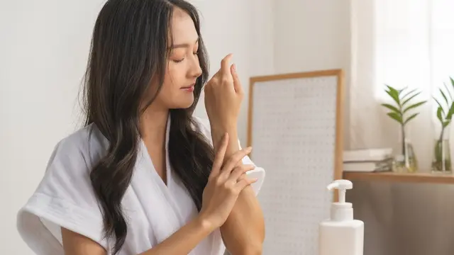 15 Cara Mengatasi Kulit Bersisik yang Mudah dan Efektif agar Kembali Tampil Cantik