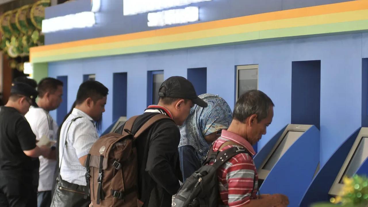 Puncak mudik diprediksi tanggal 18-21 April. Perjalanan mudik paling banyak akan terjadi ke wilayah Jawa.