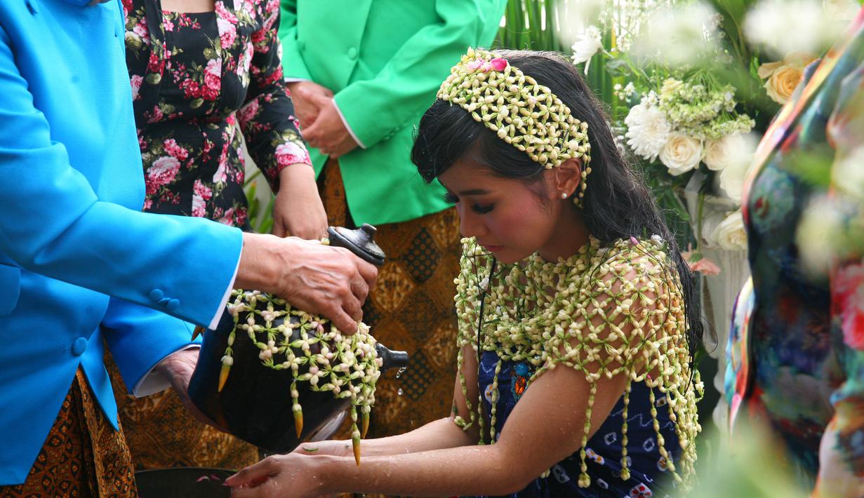 Keluarga Keraton Hadir di Pernikahan Ardina Rasti - News ...