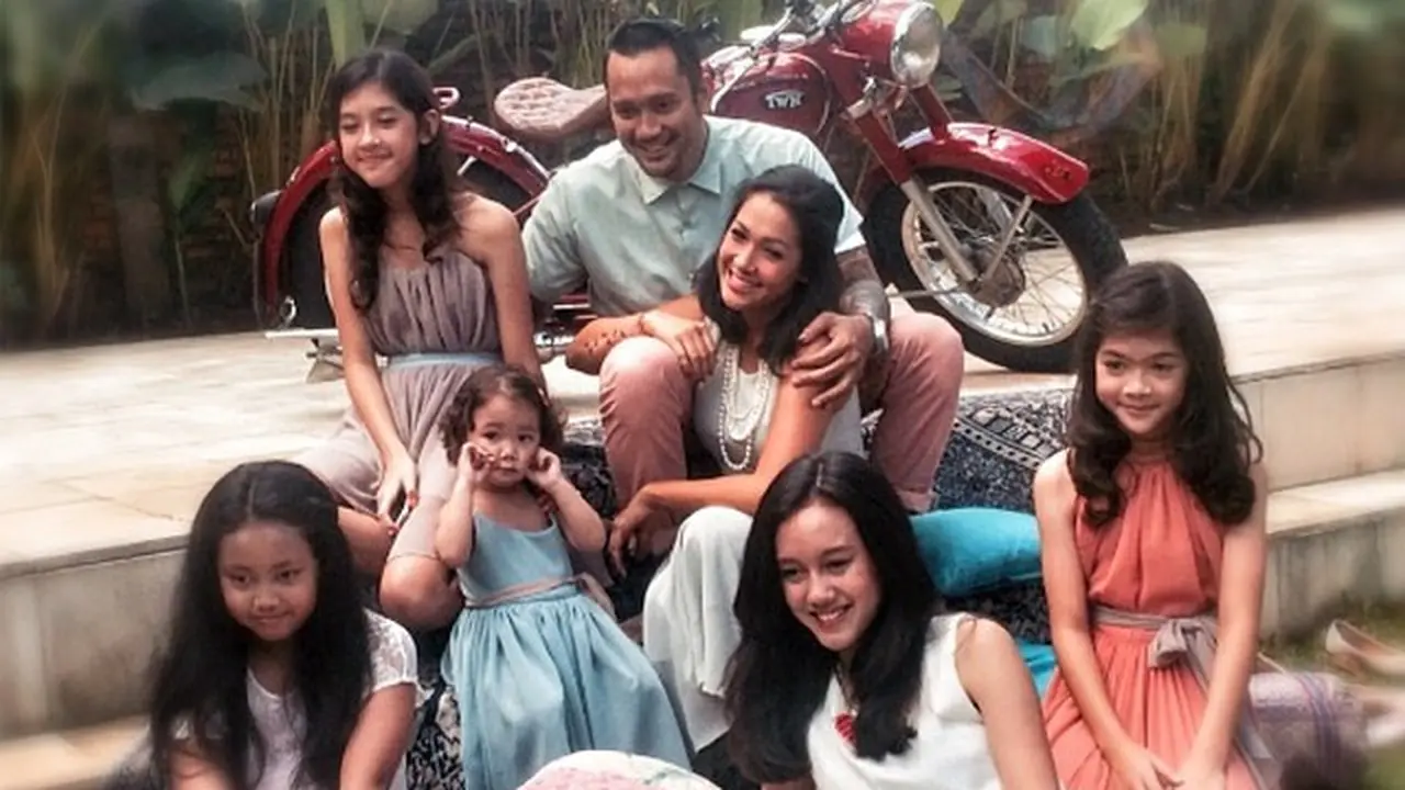 12 Tahun Menikah, Ini 7 Potret Lawas Tora Sudiro dengan Mieke Amalia