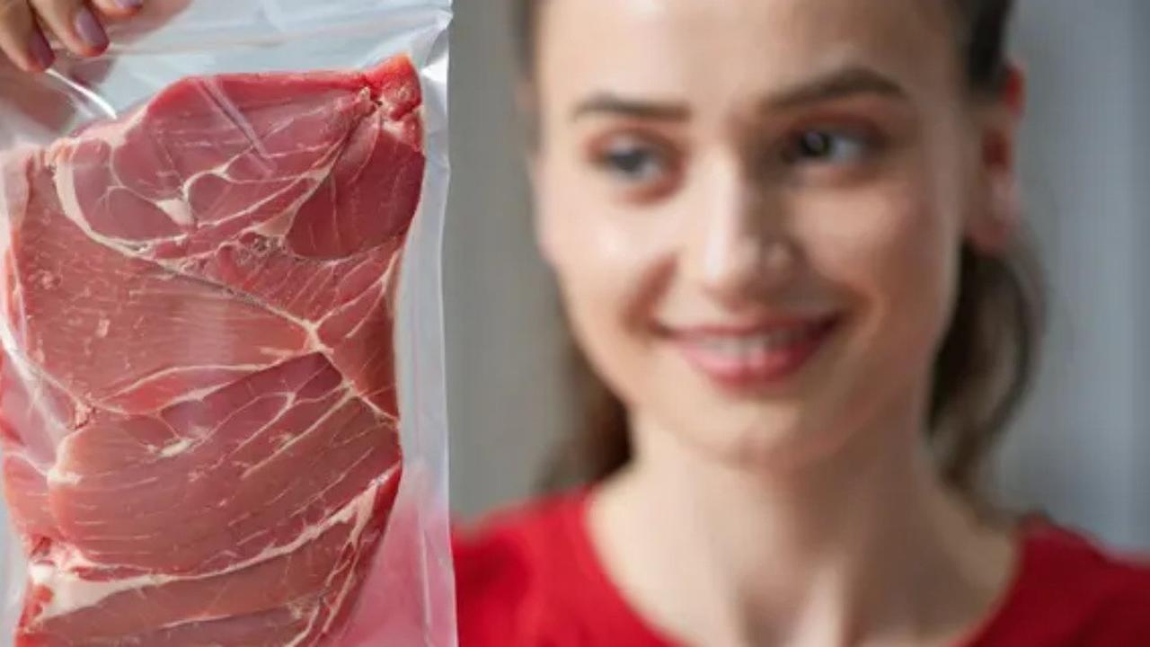 6 Cara Bedakan Daging Kurban yang Masih Segar dan Sudah Terpapar Bakteri