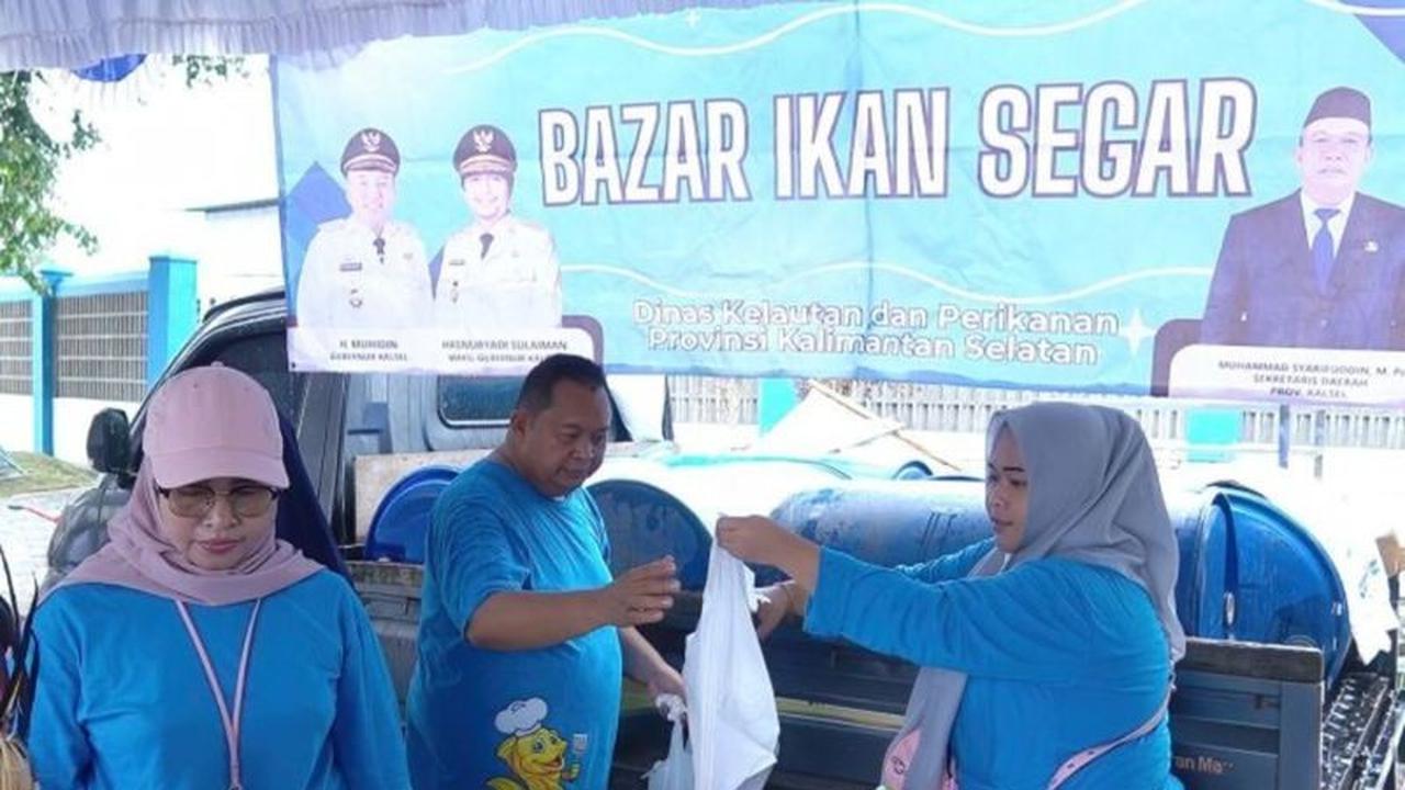 DKP Kalsel Bagikan Ikan Patin Gratis di Pasar Murah Banjarmasin, Dorong Konsumsi Ikan