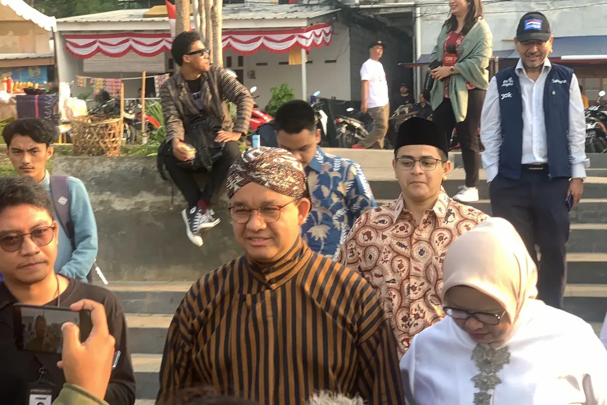 Anies Baswedan memberikan sambutan dalam upacara Hari Ulang Tahun atau HUT ke-78 Kemerdekaan RI yang diadakan di Waduk Lebak Bulus, Jakarta Selatan, Kamis (17/8/2023).