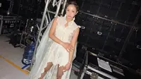 6 Gaya Outfit Dita Karang saat Debut Runway di JFW 2026, Memukau Penuh Makna