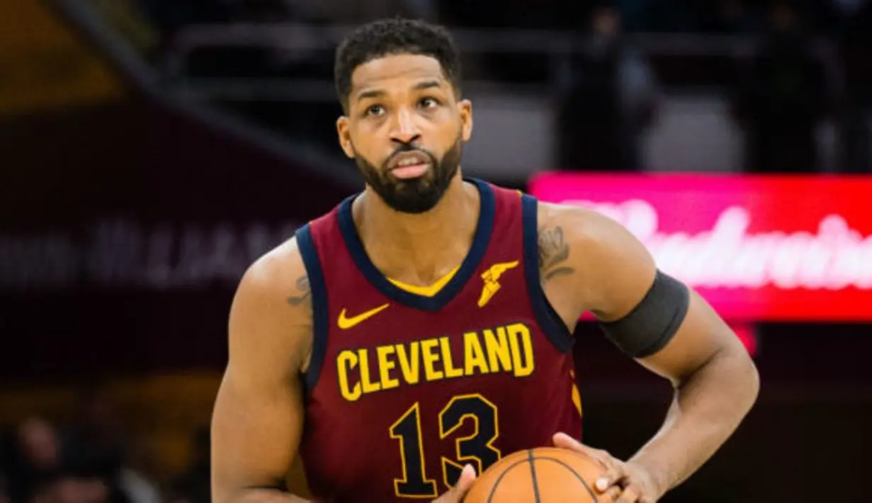 Tristan Thompson sendiri disoraki saat ingin melakukan free-throw pada 1 May lalu melawan Raptors. (celebuzz)