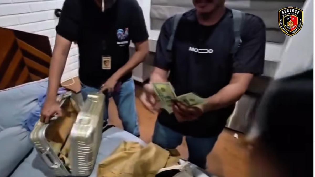 Polisi Gerebek Apartemen di Kalibata, Temukan Dolar dan Rupiah Palsu