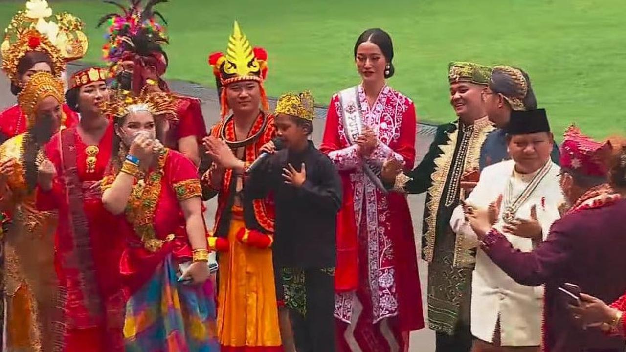 1. Baju Adat Banyuwangi (Thulik)
