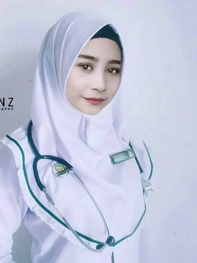 6 Editan Foto Seleb Jadi Tenaga Medis Ini Kreatif Sekaligus Kocak