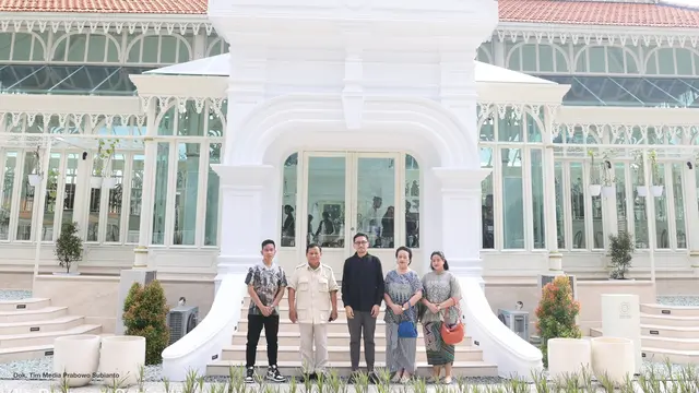 Prabowo Berkunjung di Pura Mangkunagaran Solo