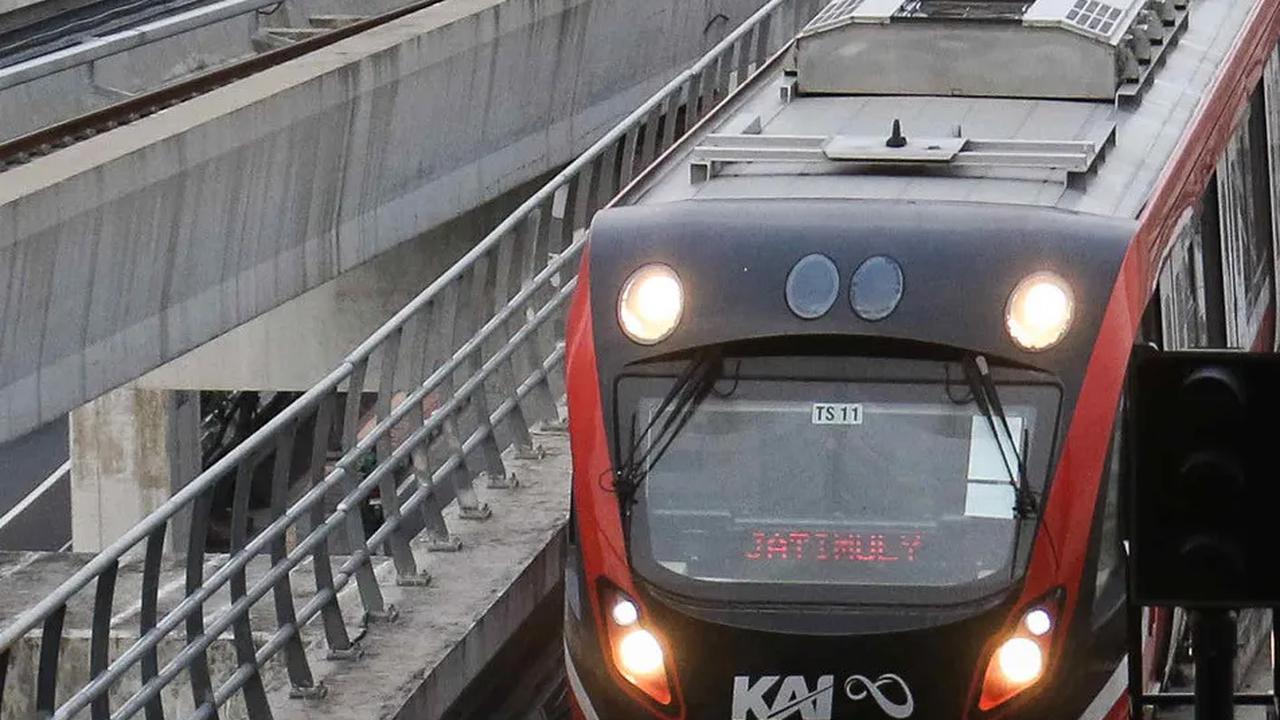 Viral Atap Stasiun LRT Jabodebek Cawang Bocor, Ini Penjelasan KAI