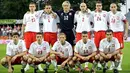 Players of the Polish national football team pose before the EURO 2008 preparation match of Poland against Macedonia on May 26, 2008 in Reutlingen, southern Germany. AFP PHOTO / THOMAS LOHNES