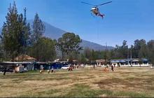 Helikopter Water Bombing Dikerahkan Padamkan Karhutla di Kawah Ijen