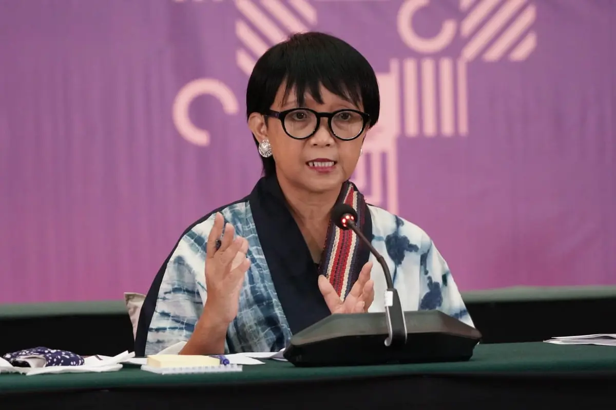 Menteri Luar Negeri RI Retno Marsudi saat berbicara dalam press briefing virtual yang digelar oleh Kementerian Luar Negeri RI, Jumat (7/8/2020). (Photo credit: Kementerian Luar Negeri RI)