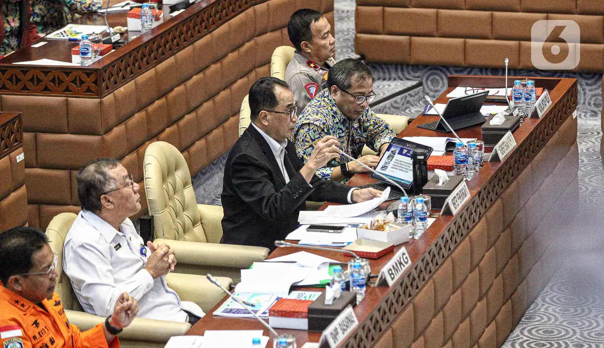 Menteri Perhubungan (Menhub) Budi Karya Sumadi mengikuti Rapat Kerja bersama Komisi V DPR, Rabu (24/5/2023).  (Liputan6.com/Faizal Fanani)