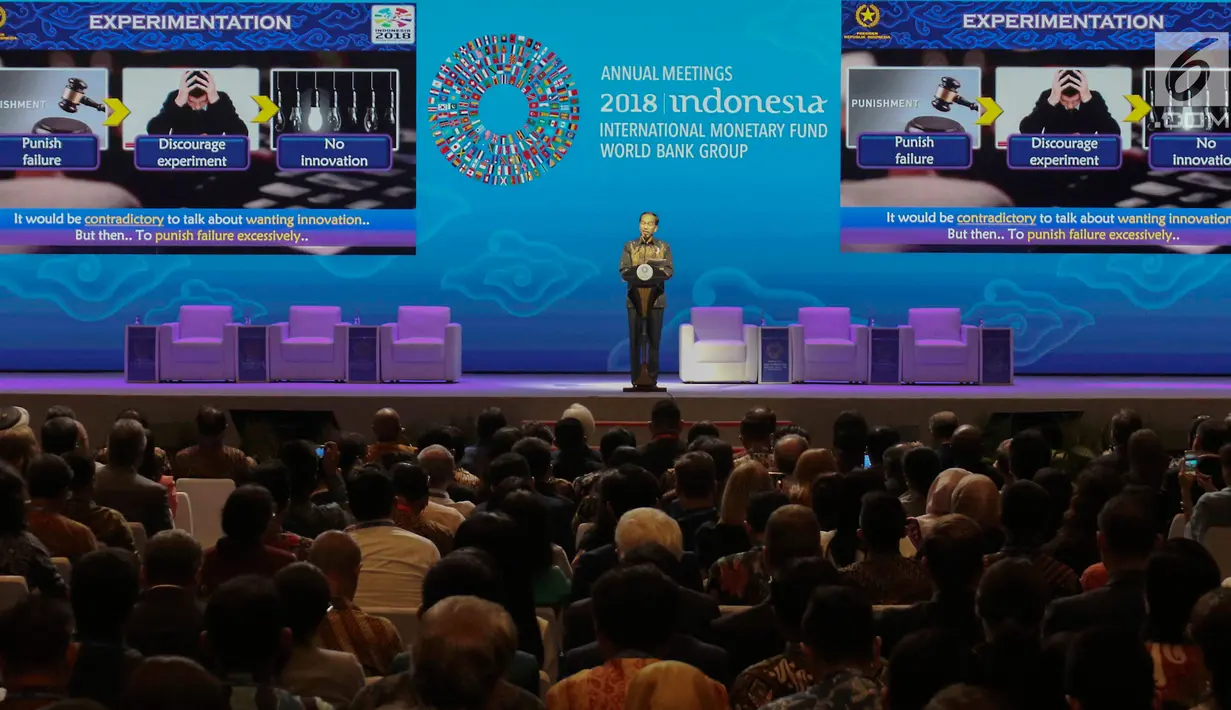 Presiden Joko Widodo saat berpidato dalam Bali Fintech Agenda IMF-WB 2018 di Nusa Dua, Bali, Kamis (11/10). Jokowi mengingatkan dunia tentang bagaimana langkah tepat dalam mengatur perkembangan financial technology (Fintech). (Liputan6.com/Angga Yuniar)