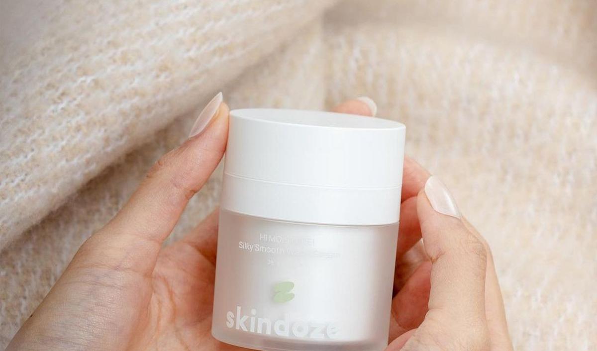 <b>Day Cream dengan  Pelembab</b>