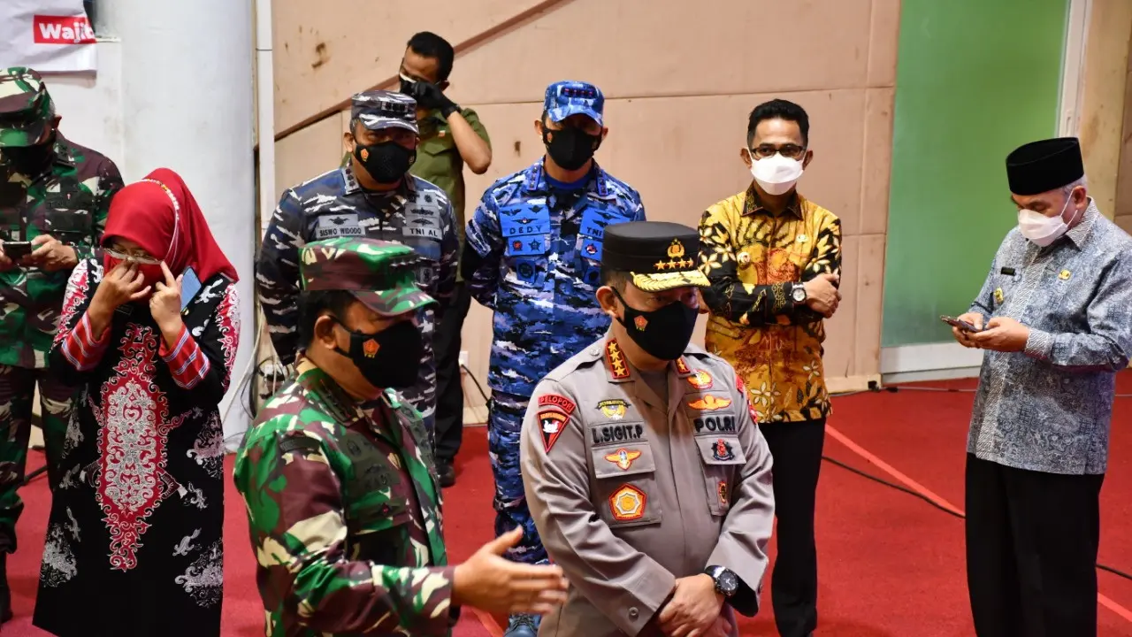 Kunjungan Panglima TNI dan Kapolri dalam serbuan vaksinasi di Balikpapan Kaltim