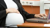 Pemerintah, Tolong Ya Agar Hak Beri ASI di Kantor Diperhatikan!