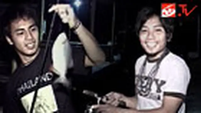 Menunggu Sahur, Personil Zivilia Memancing