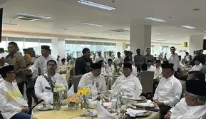 Presiden terpilih periode 2024-2029 Prabowo Subianto menghadiri acara peringatan Nuzulul Qur'an dan buka puasa bersama DPP Partai Golkar. (Liputan6.com/Winda Nelfira)