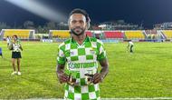 Gelandang asal Papua, Barnabas Sobor menjalani debut bersama klub Timor Leste, Karteku Dili FC, Kamis (21/5/2026). (Dokumentasi Pribadi)